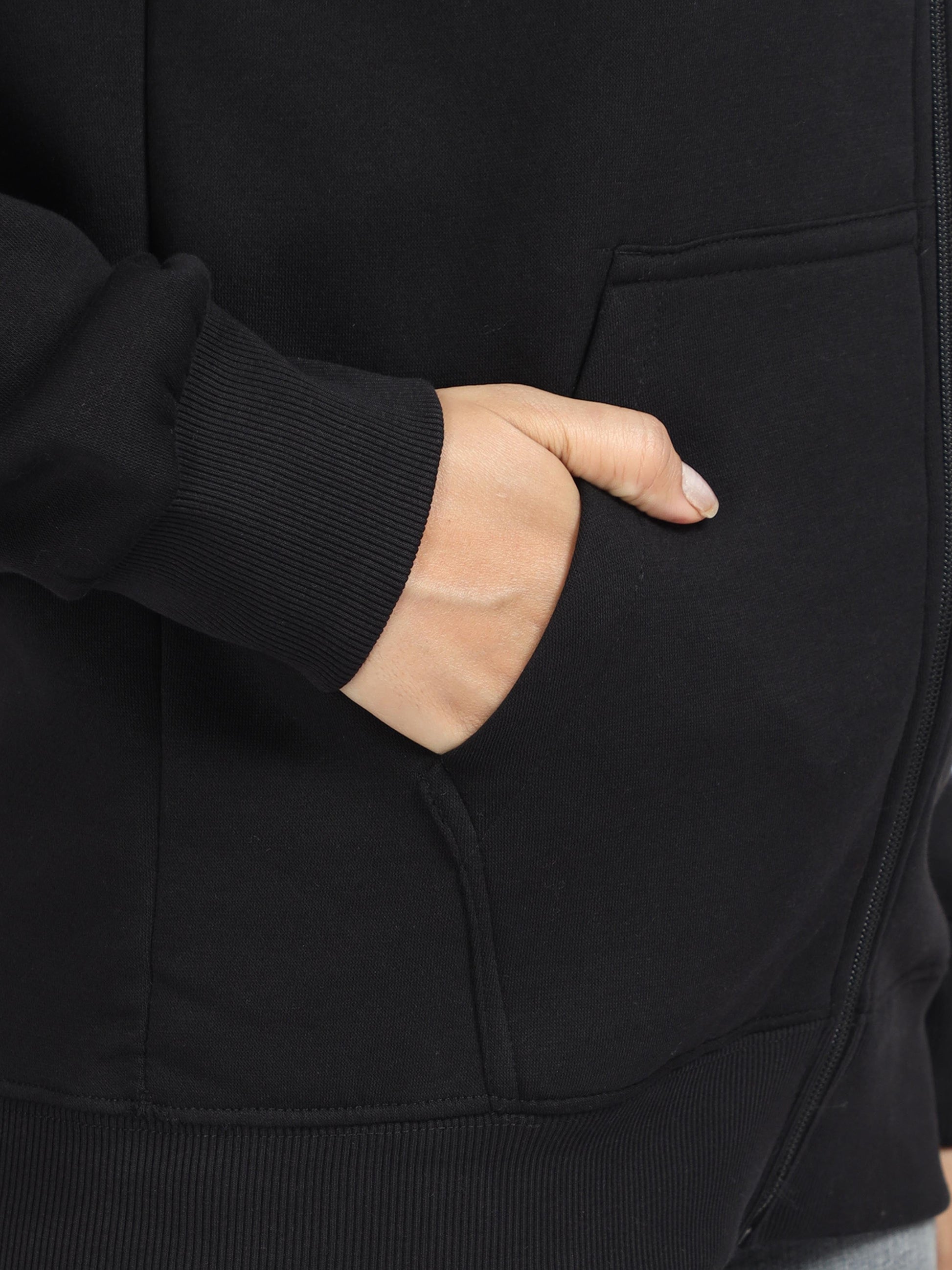Black Highneck sweatshirt