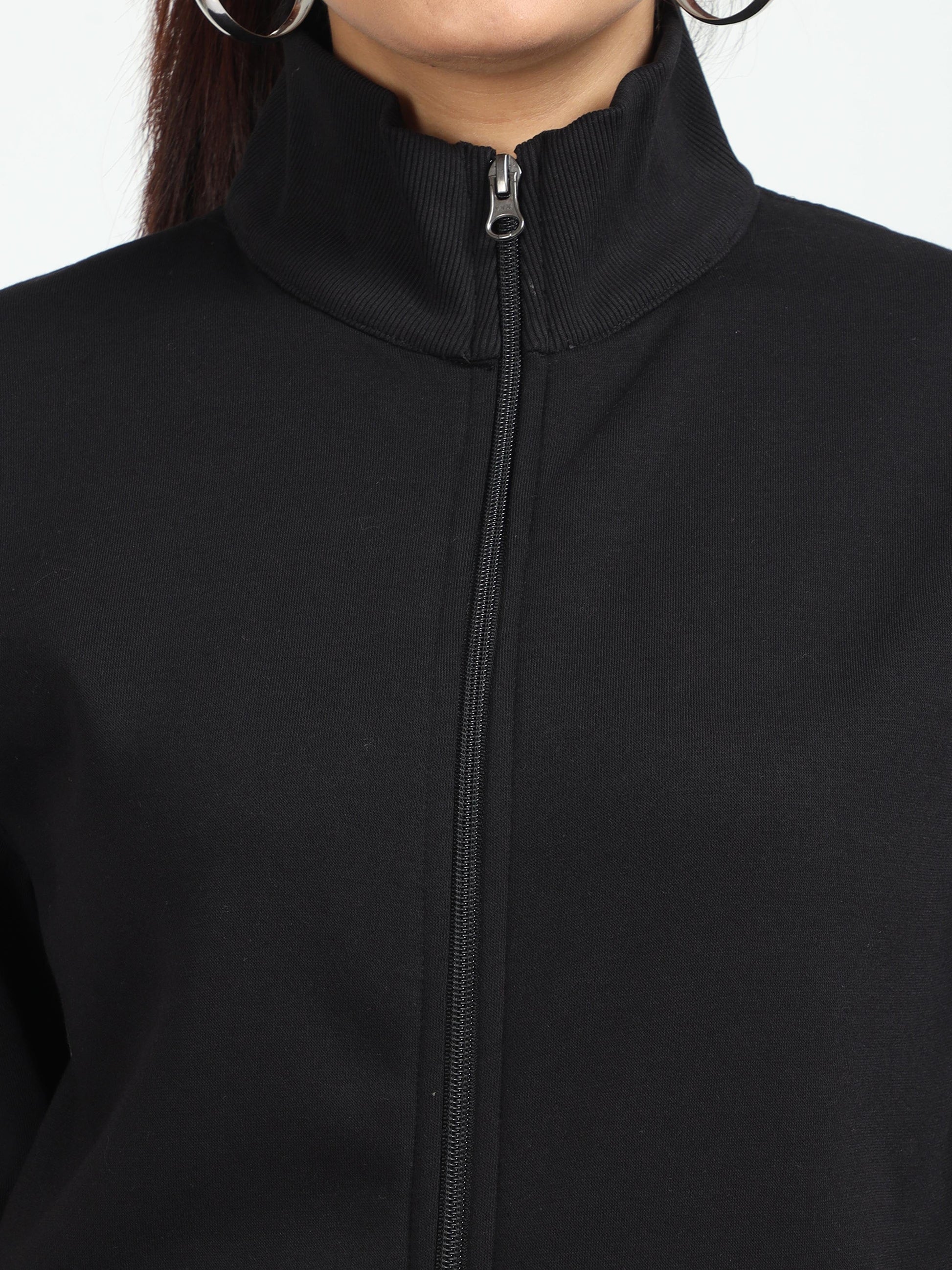 Black Highneck sweatshirt