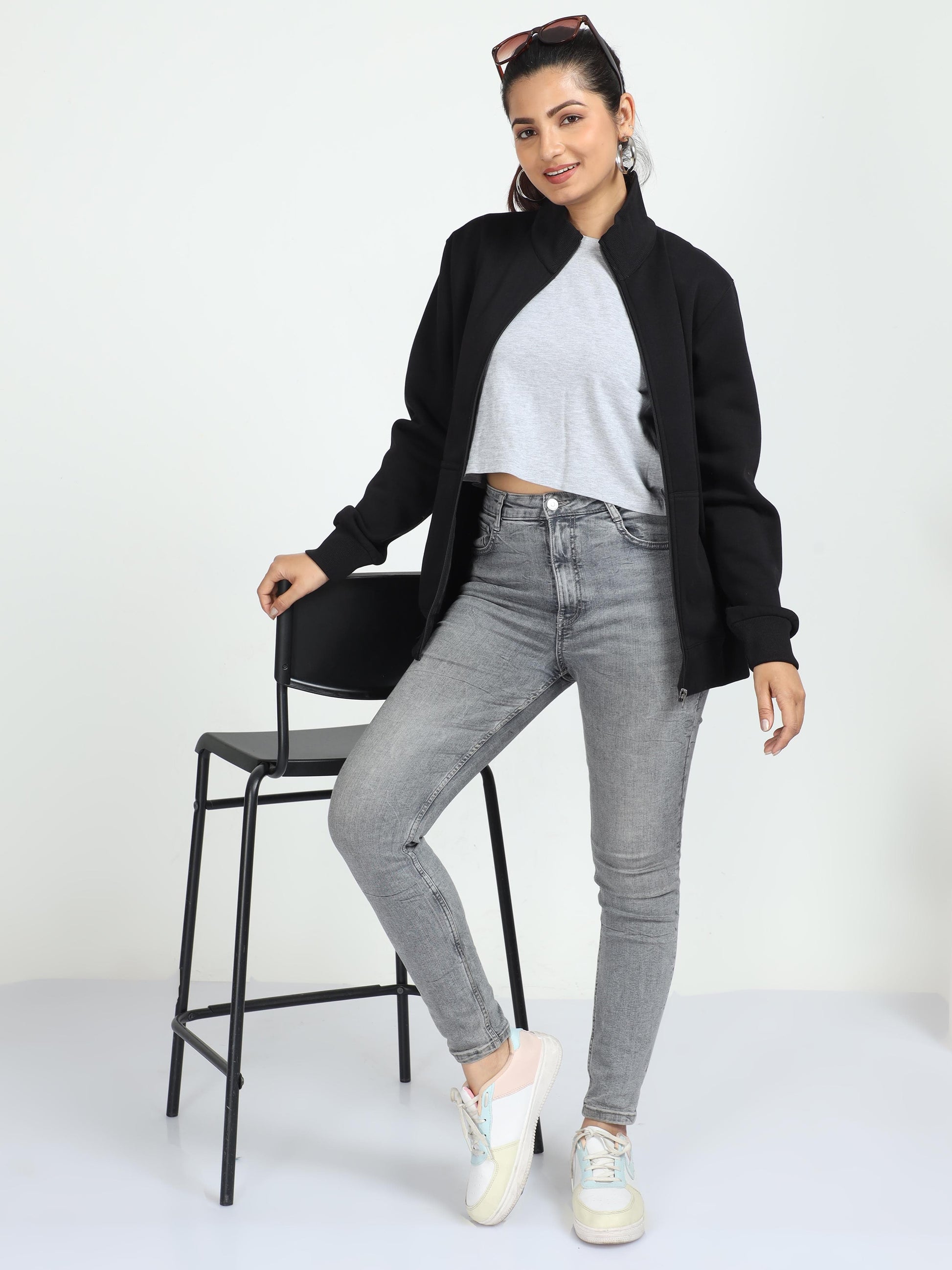 Black Highneck sweatshirt
